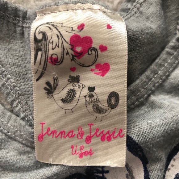 3/$30 Girls Gray Daisy Tank by Jenna & Jessie USA - Picture 3 of 3